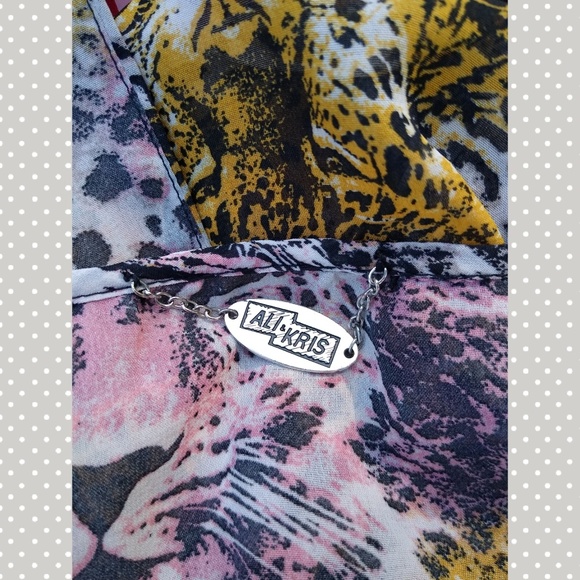 ALI & KRIS sheer leopard blouse with zip pocket - Picture 3 of 6